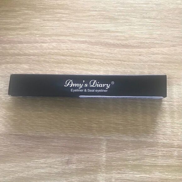 NEW … AMY’S DIARY “Waterproof” Double-Sided Eyeliner - Picture 6 of 9
